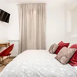 Guest house Le Di Nathan - 5 Terre Near The Station La Spezia
