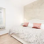 Guest house Le Di Nathan - 5 Terre Near The Station La Spezia