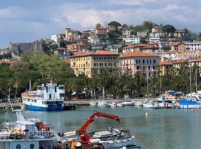 Le Di Nathan - 5 Terre Near The Station 3* La Spezia