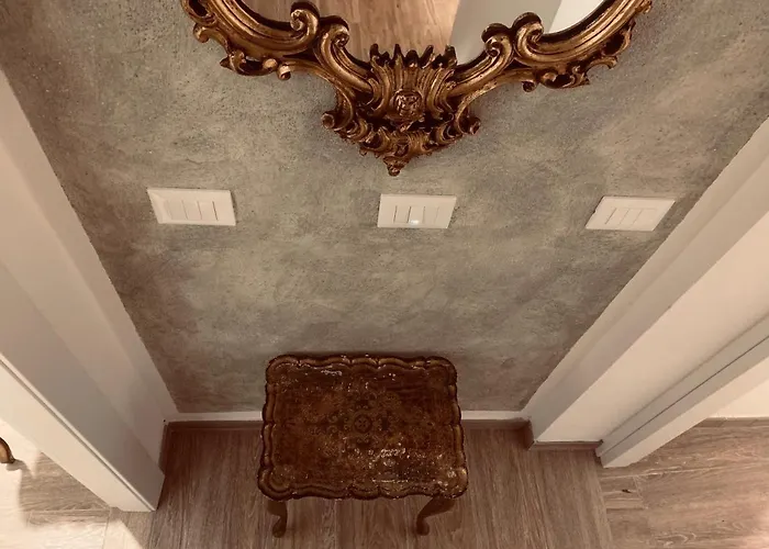 Le Di Nathan - 5 Terre Near The Station Pensión 3*